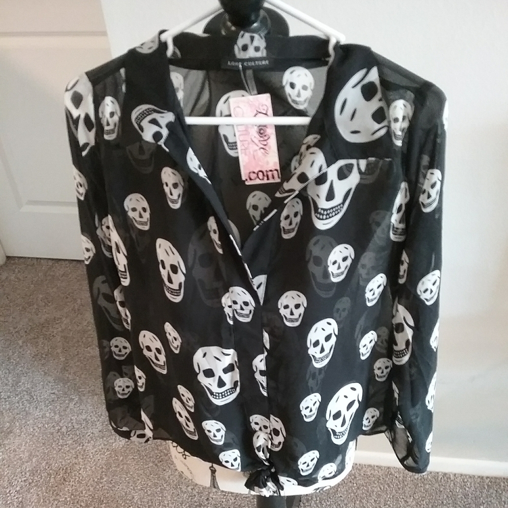 BRAND NEW Love Culture Skull Dressy Top